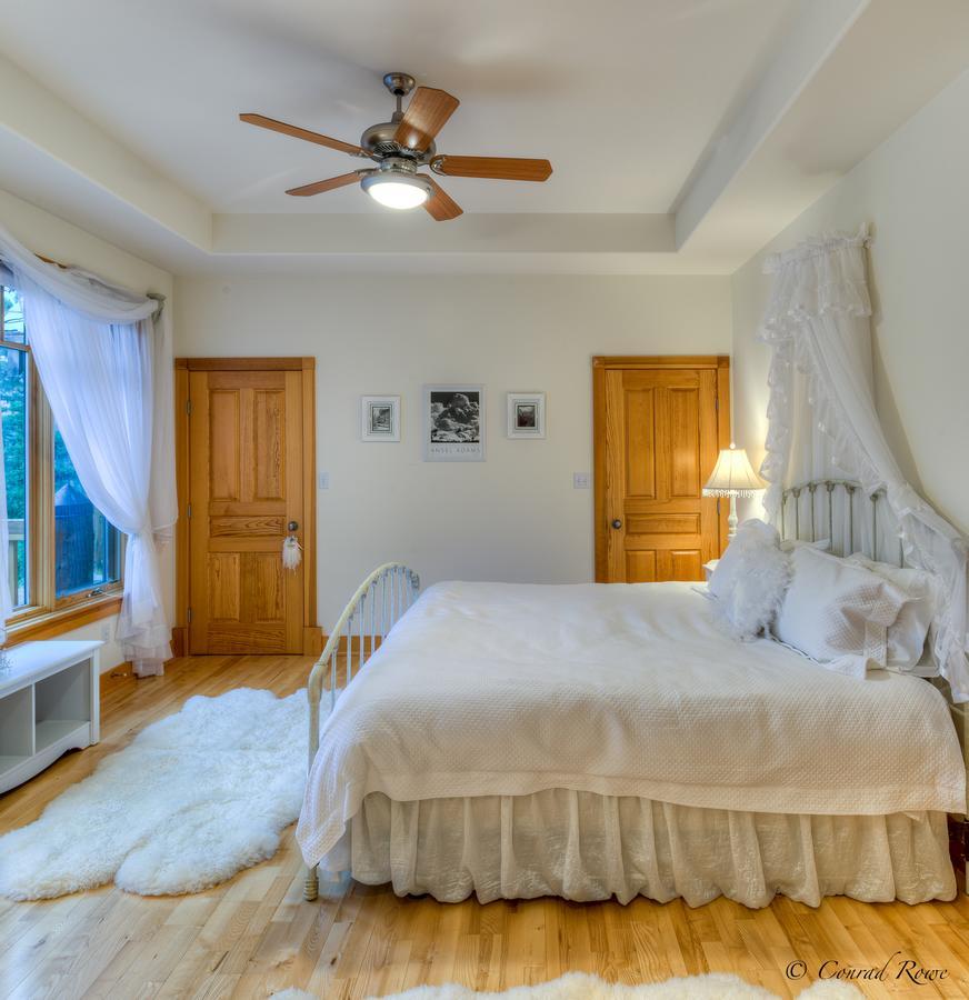 The Lodge At Trout Creek Bed And Breakfast מראה חיצוני תמונה