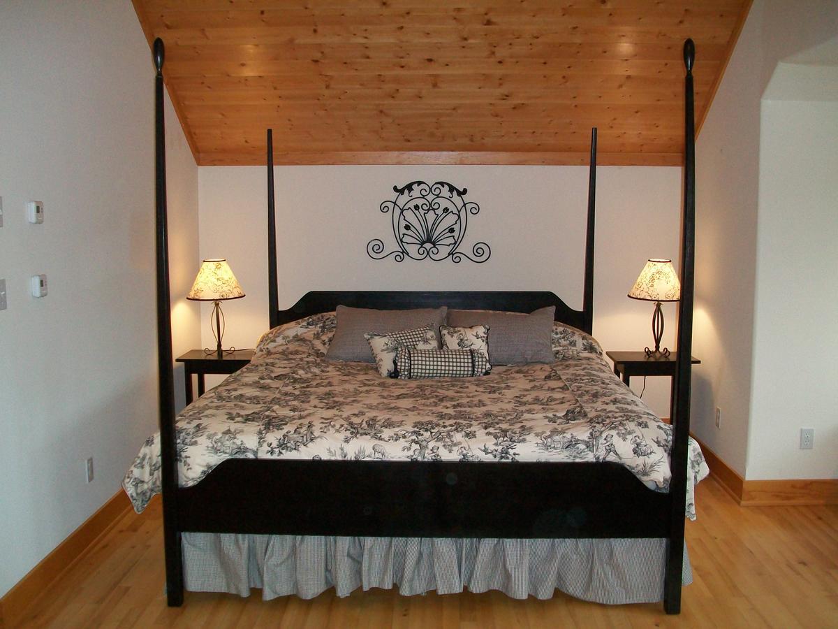 The Lodge At Trout Creek Bed And Breakfast מראה חיצוני תמונה