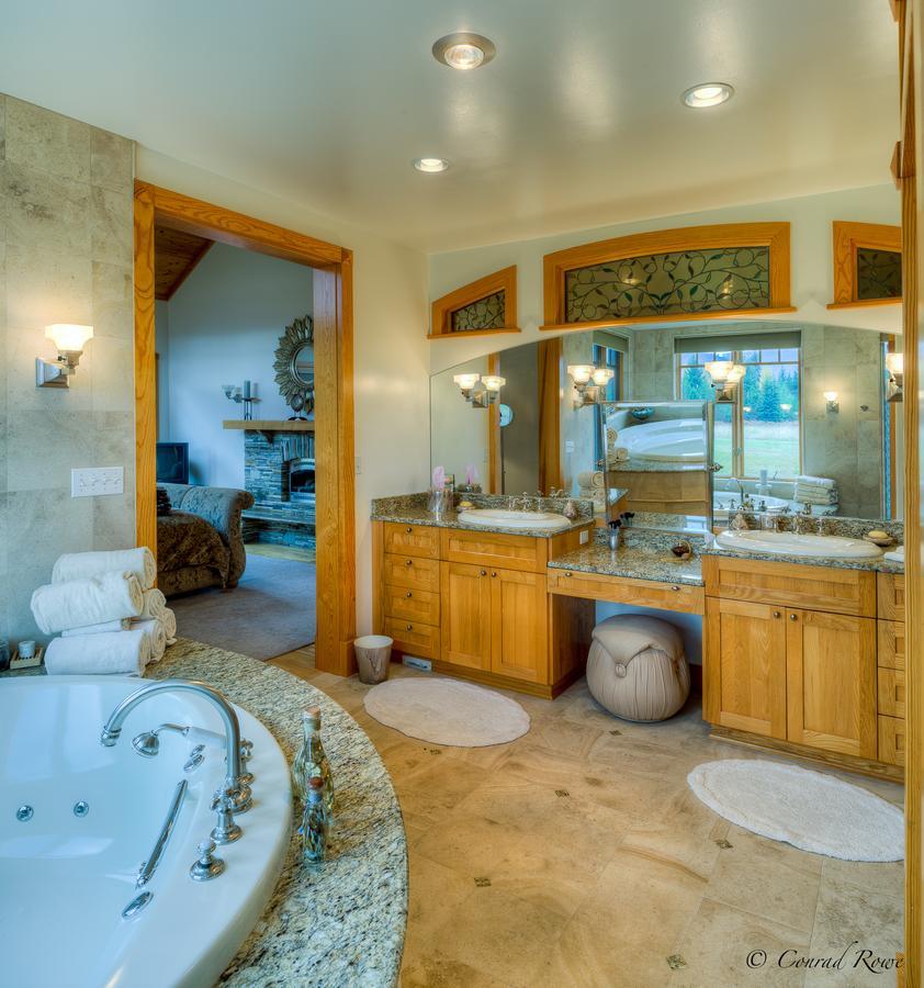 The Lodge At Trout Creek Bed And Breakfast מראה חיצוני תמונה
